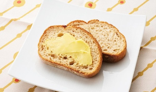 スモークしたバターをパンに塗ると美味！ イメージ