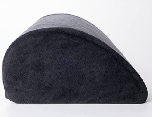 不規則なこの形が足を休ませやすい フットレストおすすめ イメージ