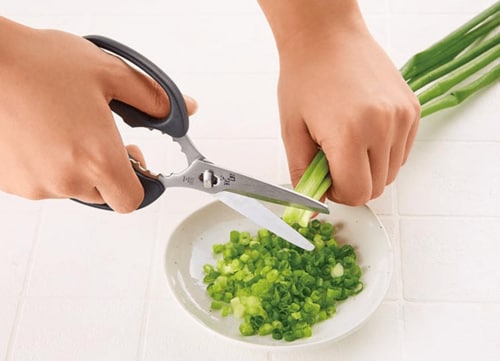 優秀なキッチンバサミを使ったほうがいい理由 キッチンバサミおすすめ イメージ