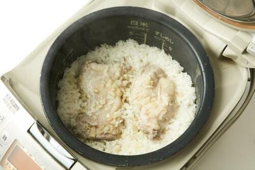 [カオマンガイ]手が込んでそうだけど炊飯器に入れて炊くだけ！ イメージ3