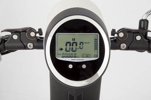 フル充電で35㎞走行できる！ 折りたたみ電動バイク イメージ2