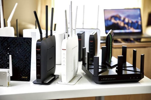 1階から3階までの各ポイントで最新ルーター34台を一斉テスト イメージ