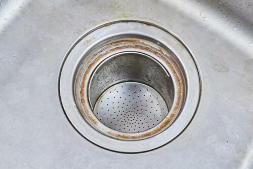 排水口のぬめり防止には泡スプレーしてつけ置くだけ イメージ