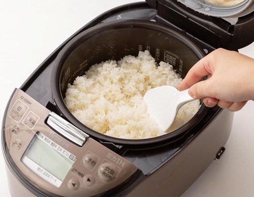 コツ1：保温はNG！ 炊きたてを冷凍して ご飯冷凍容器おすすめ イメージ