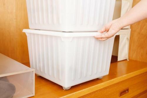 IKEA「ヴェスラ 収納クレート キャスター付」2