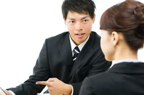 顔から溢れ出る滝汗でも外回りに行かなくちゃ…