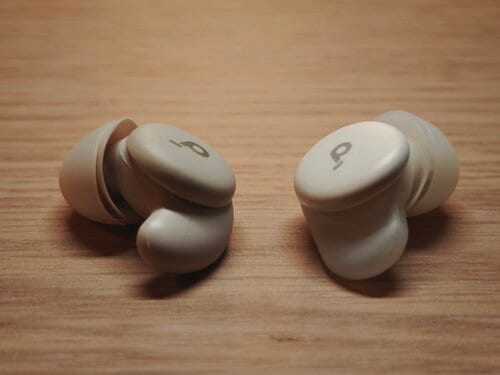 A30とA20の厚さ比較（横から撮影）