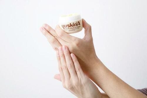 14位: 手荒れに悩む人向けの成分処方のユースキン製薬「ユースキンA」 メンズ保湿クリームおすすめ イメージ