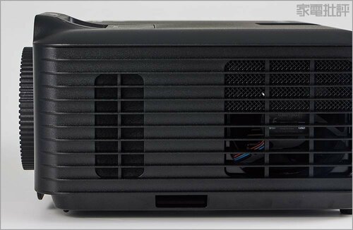 15Wで大きめだがモノラルスピーカー 4Kプロジェクターおすすめ イメージ