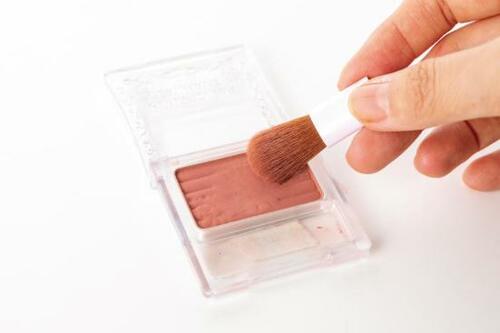 【チーク部門】くすみ赤が今っぽい「キャンメイク」