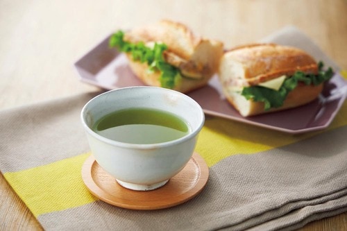 こってりめのサンドイッチにも合うコクとうま味 緑茶・ほうじ茶ティーバッグおすすめ イメージ