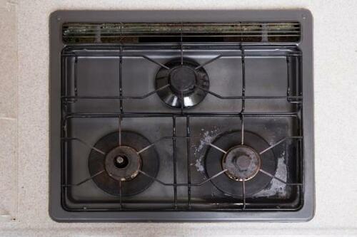 掃除ワザ1：手強い油汚れに「漂白剤＋重曹＋食器洗剤」 イメージ10