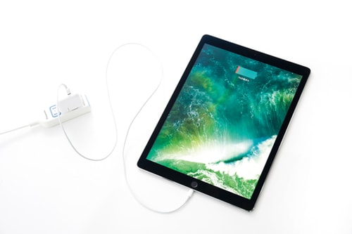 高速充電規格に対応のはずが フル充電まで5時間以上！ イメージ