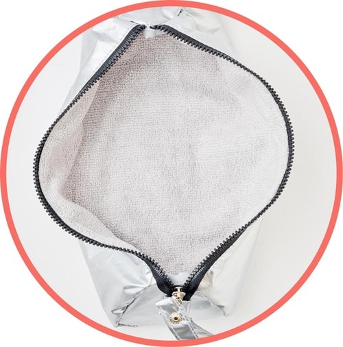 折り畳み傘ケースおすすめ スリーコインズ 《内側タオル生地》メタリック傘ポーチ イメージ2