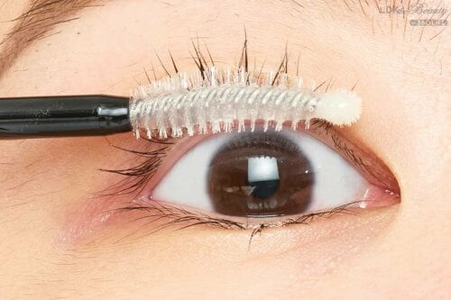 塗り方のポイント2 まつげ美容液おすすめ イメージ