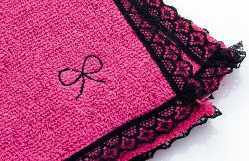 デザインは凝っているキャンドゥは生地の質感が値段相応でイマイチ イメージ