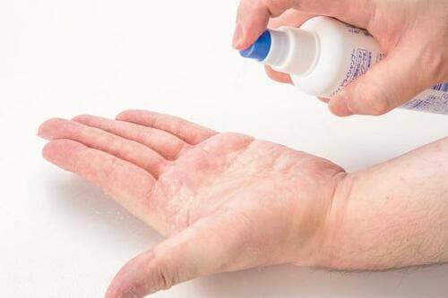 スプレーして頭皮すっきり！「資生堂 フレッシィドライシャンプー」 イメージ2