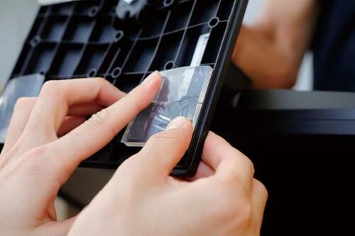 飛び交うテレビやレンジを固定！「超強力耐震マット」 イメージ3