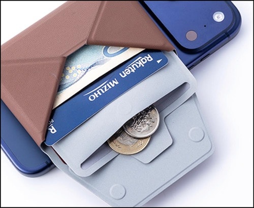 硬貨はポケットに収納できる スマホに貼り付けるカードケースおすすめ イメージ