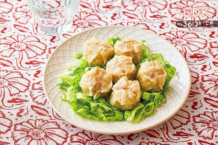 レンチンで焼売がここまでおいしいとは！コンビニ、スーパーPBのおすすめをLDKが料理家と比較