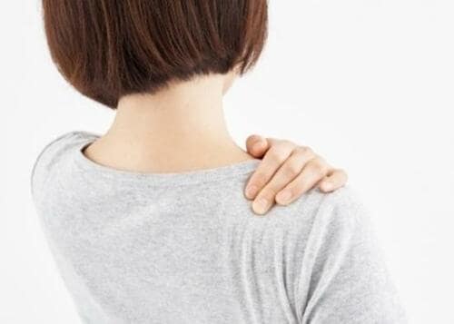 大きすぎる久光製薬「のびのびサロンシップF(フィット)」 イメージ