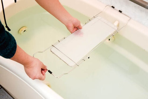 「風呂読書」の必需品バストレーでくつろぎの時間を イメージ