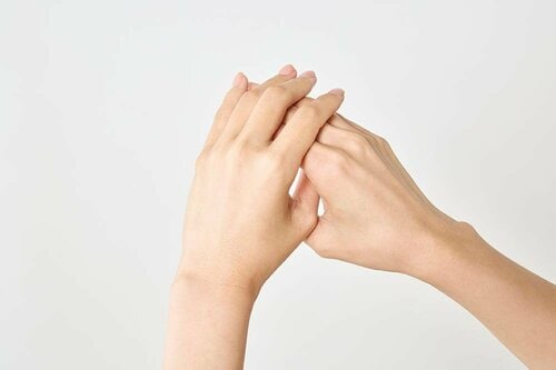 選び方2:ベタつかず使えるもの ハンドクリームおすすめ イメージ