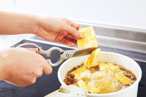 肉も、油揚げも、なんでも切れる イメージ
