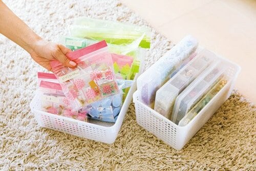 細かいものの収納はバスケットとジッパーバッグが便利 イメージ