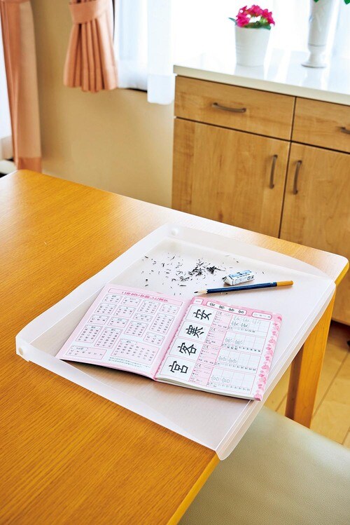 アイディア賞:セリア「リビング学習マット」