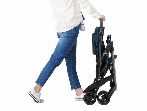 折り畳むのも開くのも片手で完了