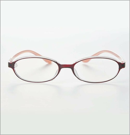 知的な印象のオーバル 老眼鏡おすすめ イメージ