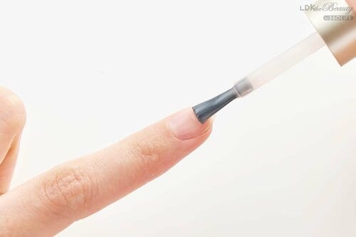 割れやすい爪をケアする方法が知りたい! ネイル補強剤・ハードナーおすすめ イメージ