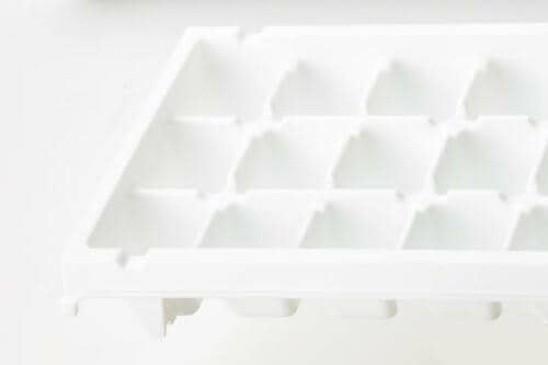 シリコンとプラスチック素材は2種類あります