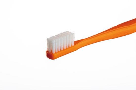 オレンジの歯ブラシ