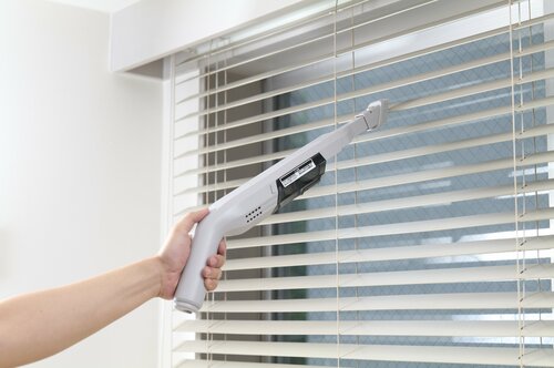 ④ハンディの使い勝手 紙パック式コードレス掃除機おすすめ イメージ