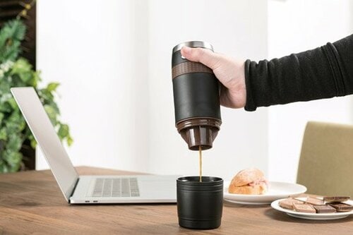 バッグに入れて持ち運べるからいつでも本格コーヒーが味わえます