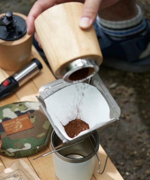 挽きたての味は格別！ カリタ「コーヒーミル手挽き」 イメージ2