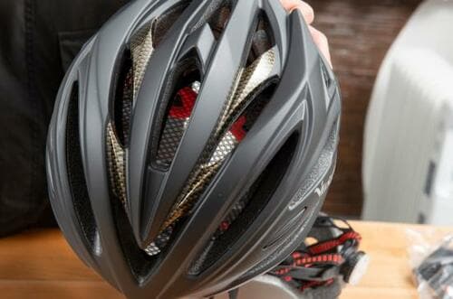 3モードのリアライトを備えた「VICTGOAL」 ロードバイク用ヘルメットおすすめ イメージ2