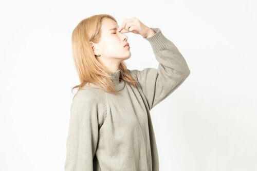 冷房やPCの見過ぎでドライアイに イメージ