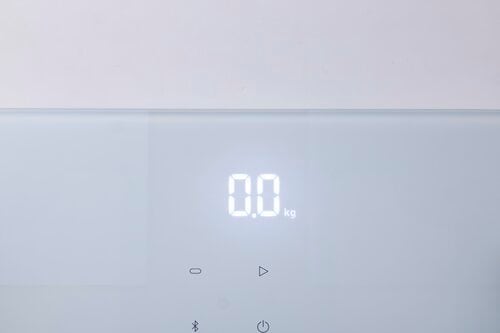 体組成計には見えないおしゃれなデザイン 体重計・体組成計おすすめ イメージ2