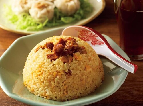 冷凍チャーハンをキレイに盛り付けた様子