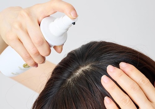 使用感：手になじむボトルで忙しい朝にもピッタリ 女性用育毛剤おすすめ イメージ
