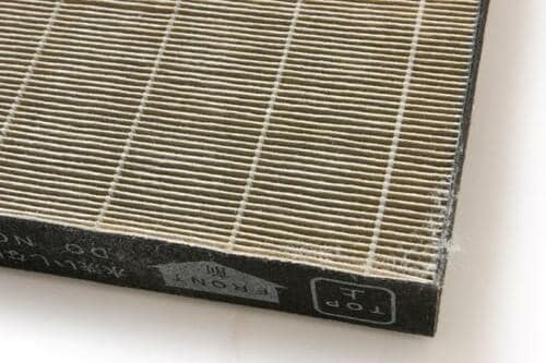 フィルターの目に詰まったホコリが掃除機だけで超キレイになりました