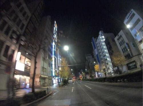 ポイント2：ジンバル不要でも自然で精緻な映像 イメージ2