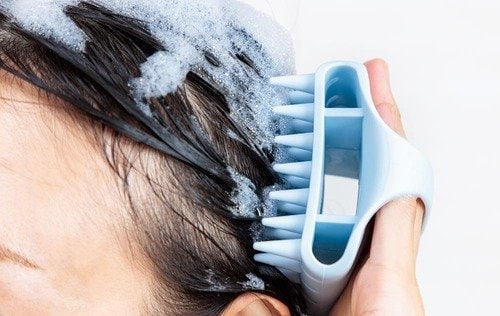 やわらかブラシがやさしく頭皮の汚れに届く LDKベストバイヘアケアおすすめ イメージ