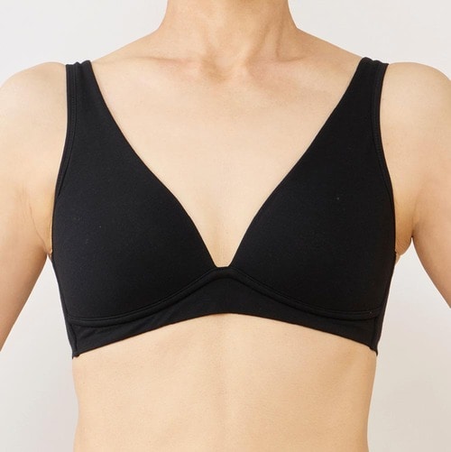 深めのVラインがバスト浮きしづらい ノンワイヤーブラおすすめ イメージ