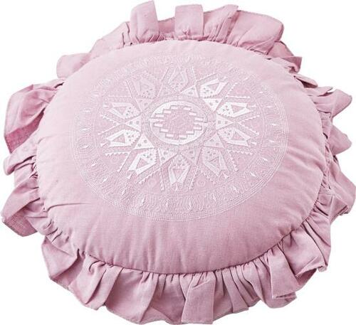 アクセントになるサイズ＆厚み！ ニトリ「アクセントクッション」 イメージ