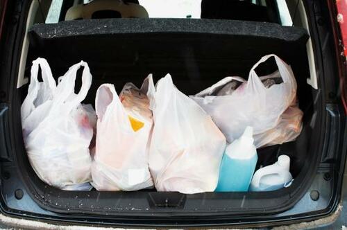 大量の買い出しで詰めまくり 帰る頃にはグシャグシャ… イメージ