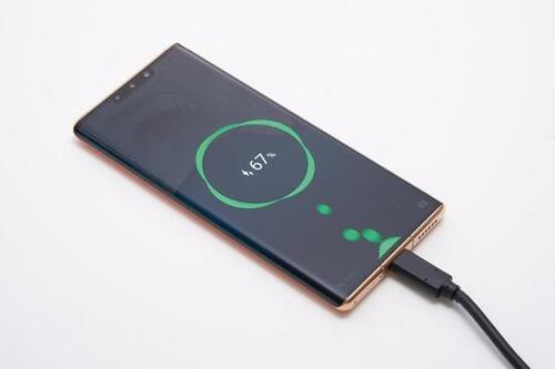バッテリー:急速充電が爆速です